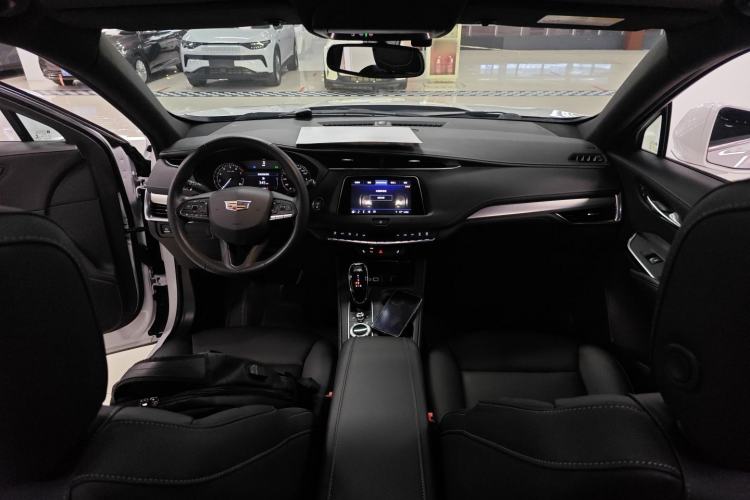 Used Cadillac XT4 2021 28T Two-Wheel Drive Luxury Version
