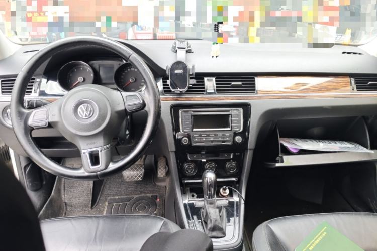 Used Volkswagen Bora 2013 1.4T Automatic Luxury Model Center Console