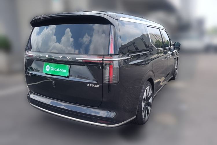 Used Volvo EM90 2025 Ultra Six-Seater