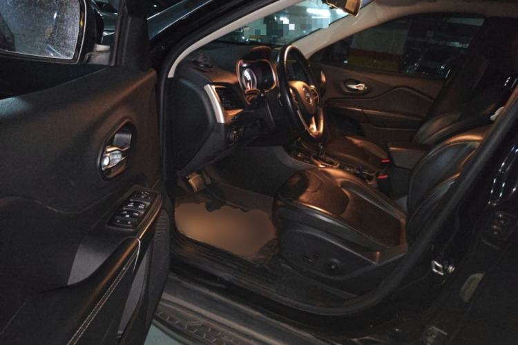 Used Jeep Cherokee 2017 2.4L Professional Edition
