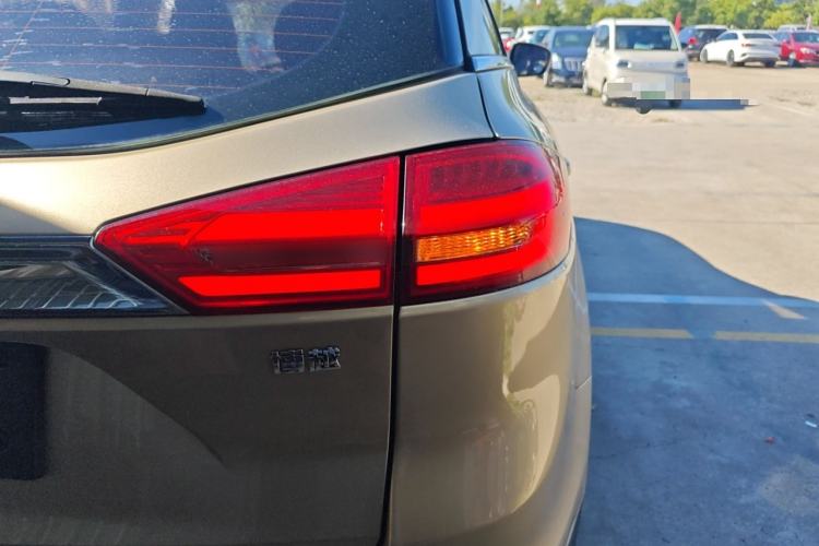 Used Geely Auto Emgrand X7 Sport 2016 2.0L Manual Smart Connect Version