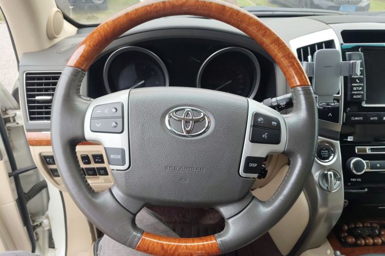 Used Toyota Land Cruiser 