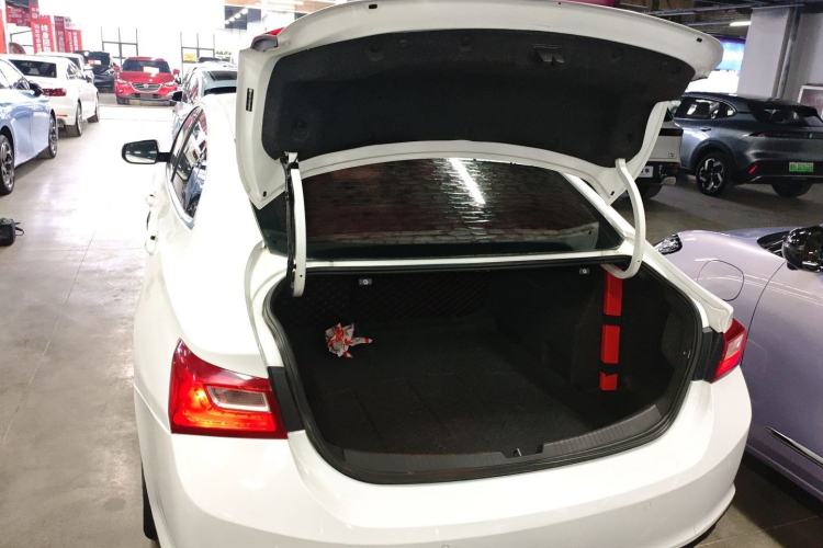 Used Chevrolet Malibu XL 2018 530T Automatic Luxury Edition Trunk