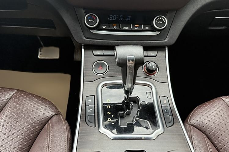 Used Land X7 2015 2.0T Panoramic Prestige Edition
