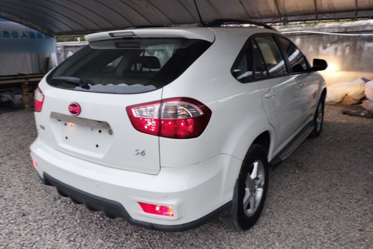 Used BYD S6 2013 Platinum Edition 2.4L Automatic Luxury Model