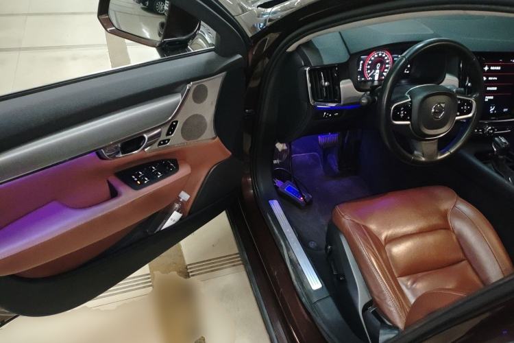 Used Volvo S90 2018 T4 Zhiyi Edition
