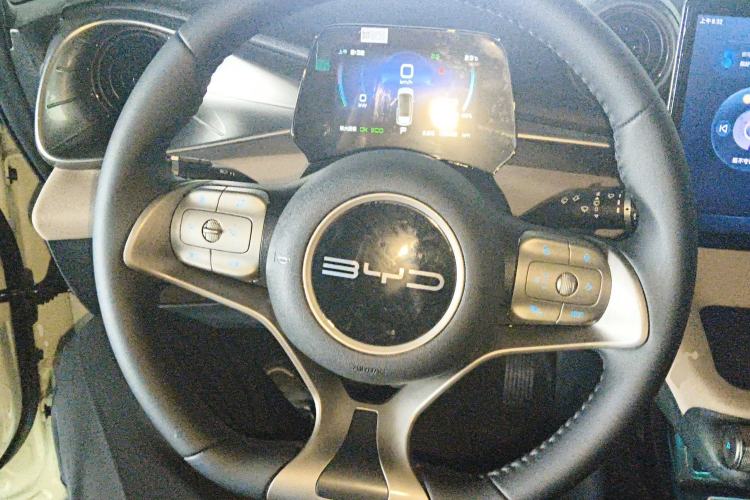 Used BYD Dolphin 2023 420 km Fashion Edition
