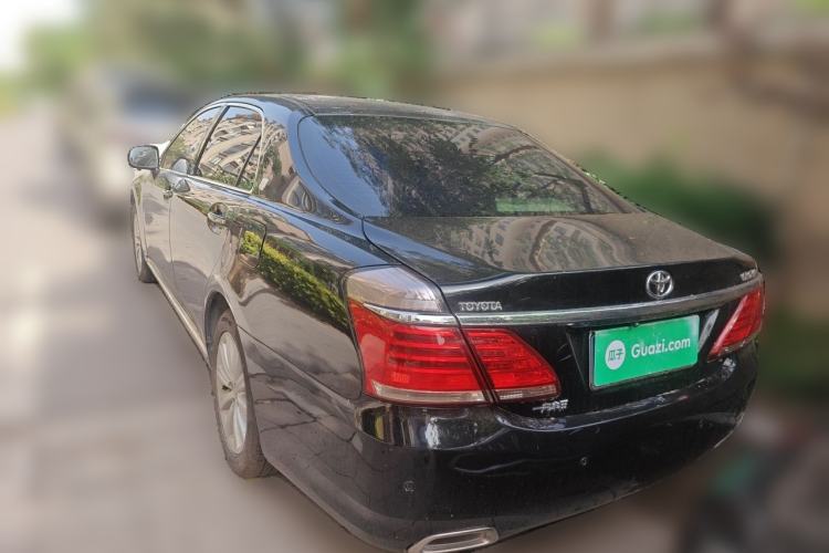 Used Toyota Crown 2012 2.5L Royal Leather Edition
