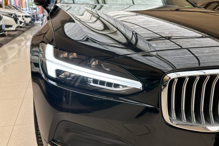 Used Volvo S90 2024 B5 Zhiyuan Luxury Edition
