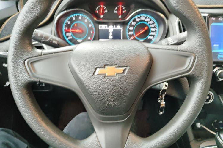 Used Chevrolet Cruze 2017 1.5L Automatic Pioneer Sunroof Edition
