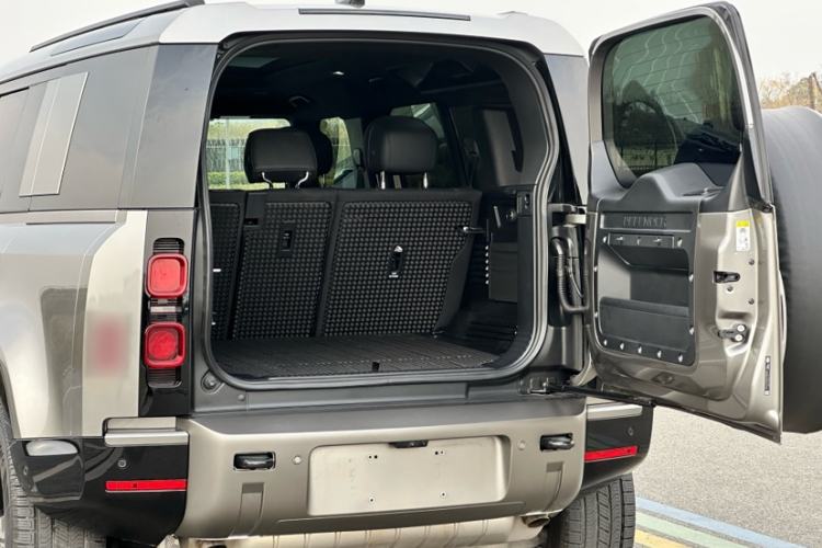 Used Land Rover Defender 2025 110 3.0T P400 – Dynamic HSE