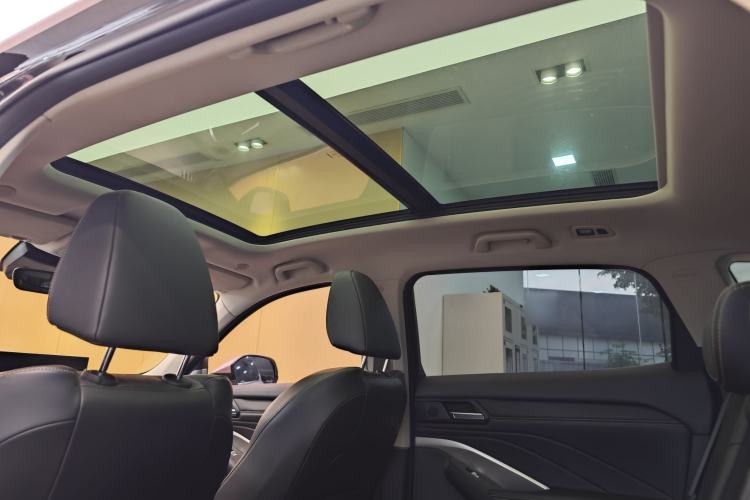 Used Wey VV6 2021 2.0T Two-Wheel Drive Smart Plus Headliner