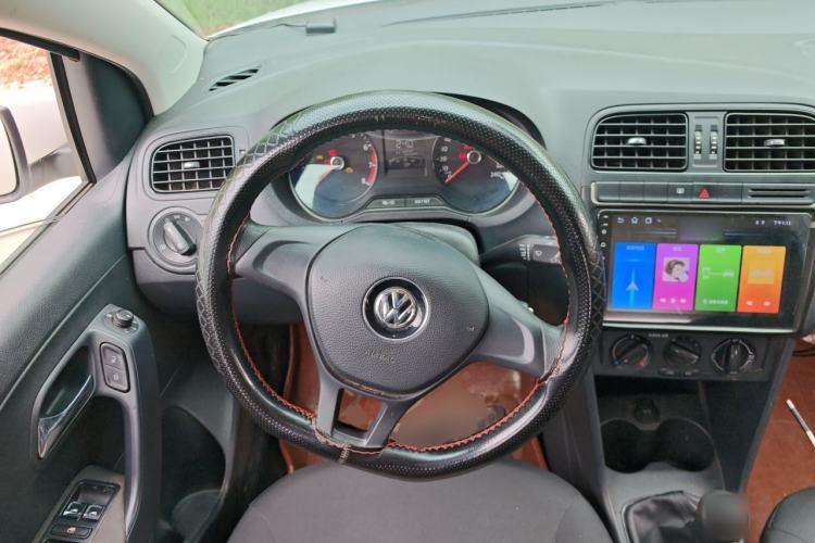 Used Volkswagen Polo 2016 1.4L Manual Fashion Model