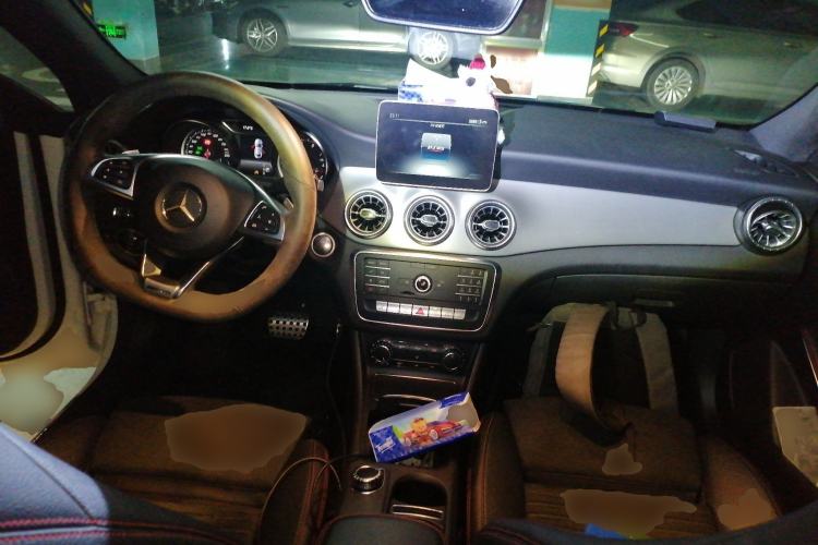 Used Mercedes-Benz CLA 2018 CLA 220 4MATIC Center Console