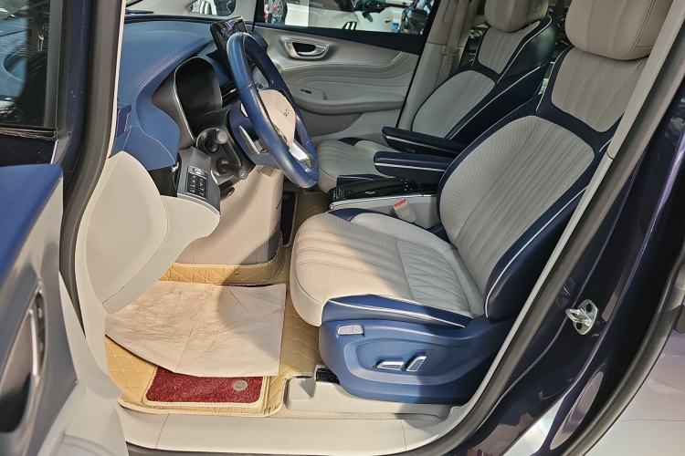 Used Roewe iMAX8 2021 400TGI Supreme Series Ultimate Edition
