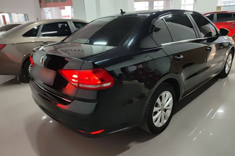 Used Volkswagen Lavida 2017 1.6L Manual Comfort Edition
