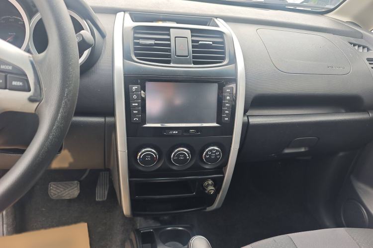 Used Changan CX20 2014 1.4L IMT Sunroof Navigation Version China V Standard