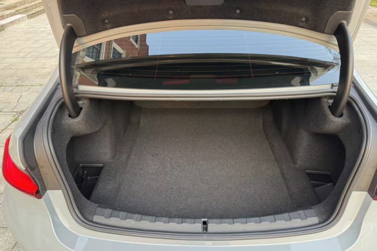 Used BMW 3 Series 2025 325Li M Sport Package Interior 8