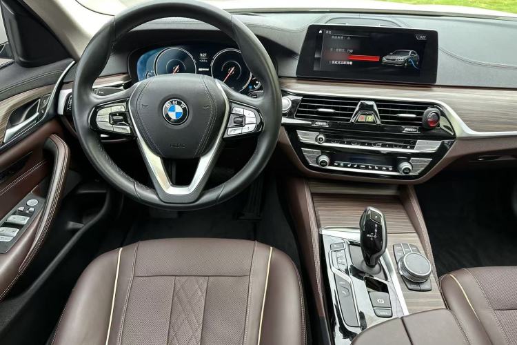 Used BMW 5 Series New Energy 2019 530Le Luxury Package Interior 9