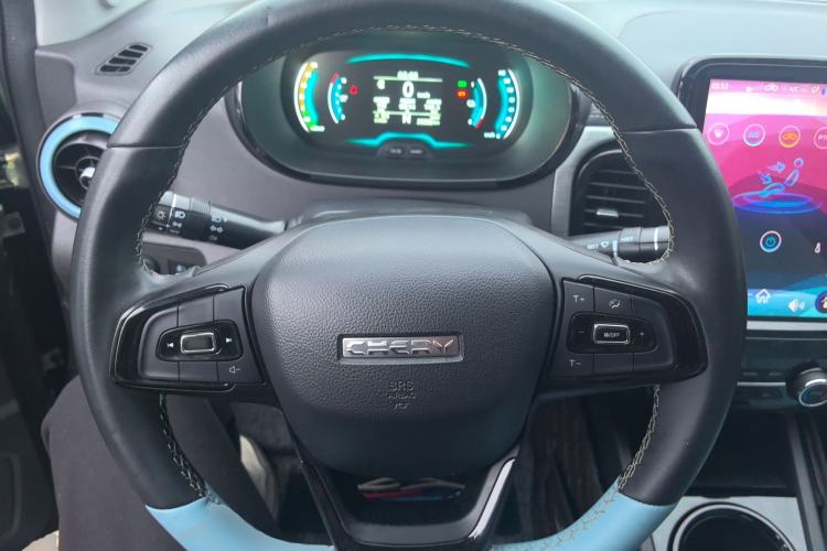 Used Chery QQ Little Ant 2022 Sweet Pink Edition Half-Sugar Version Lithium Iron Phosphate 29.2 kWh 30 kW 301 km Steering Wheel