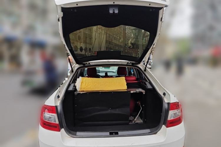 Used Skoda Octavia 2017 1.6L Manual Front-Wheel-Drive Version