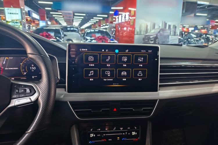 Used Volkswagen Tiguan L 2024 330TSI Automatic Two-Wheel Drive R-Line Enhanced Edition Audio And AC Panel