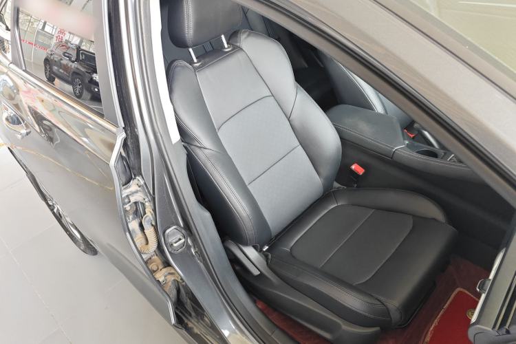 Used CHANGAN Eado 2022 PLUS 1.6L GDI Manual Luxury Model Right Front Seat