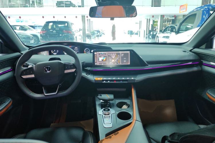 Used CHANGAN UNI-V 2022 1.5T Prestige Version Center Console