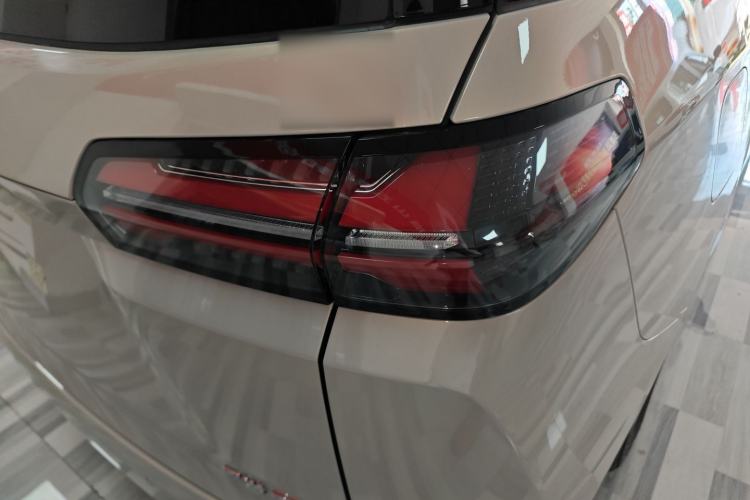 Used Wuling Starlight 730 2025 Model Plug-in Hybrid 125km Luxury Edition Right Rear Taillight
