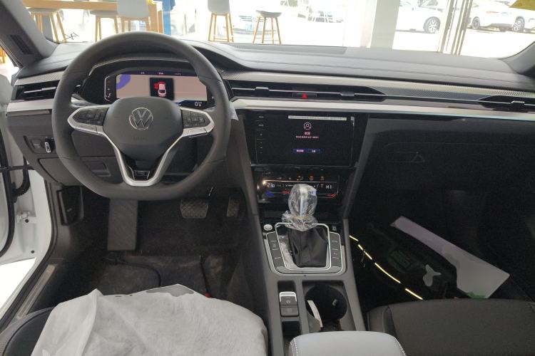 Used Volkswagen FAW-Volkswagen CC 2026 Model, 30 Million Units—Selected, 330TSI, Glamorous Center Console