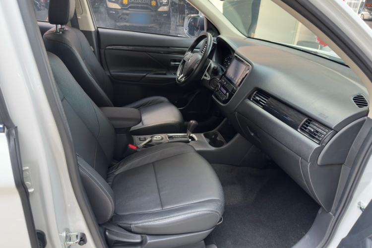 Used Mitsubishi Outlander 2016 2.4L 4x4 Elite Edition 5 Seats