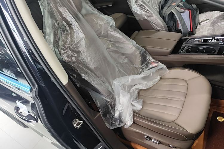 Used Volkswagen Viloran 2024 380TSI Luxury Edition
