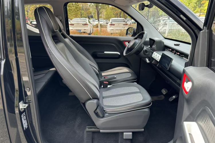 Used Wuling Hongguang MINIEV 2022 GAMEBOY 300km Enthusiast Model with Lithium Iron Phosphate Interior 7