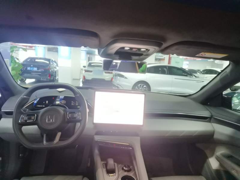 Used Zeekr 001 2025 YOU Edition 100 kWh All-Wheel Drive — 9