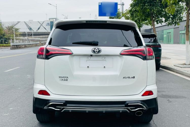 Used Toyota RAV4 2016 2.0L CVT Two-Wheel Drive Fashion Edition China V Standard Exterior 8