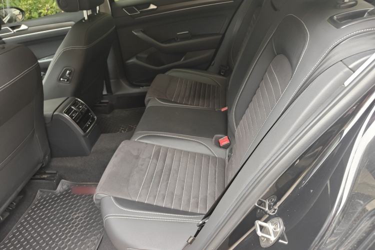 Used Volkswagen Magotan 2020 330TSI DSG Luxury Edition Left Rear Seat