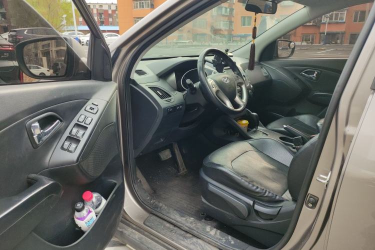 Used Hyundai ix35 2015 2.0L Automatic 2WD Smart Version China V Standard Driver Seat