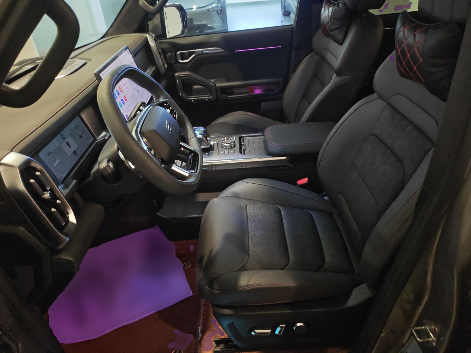 المقاعد الأمامية داخل السيارة