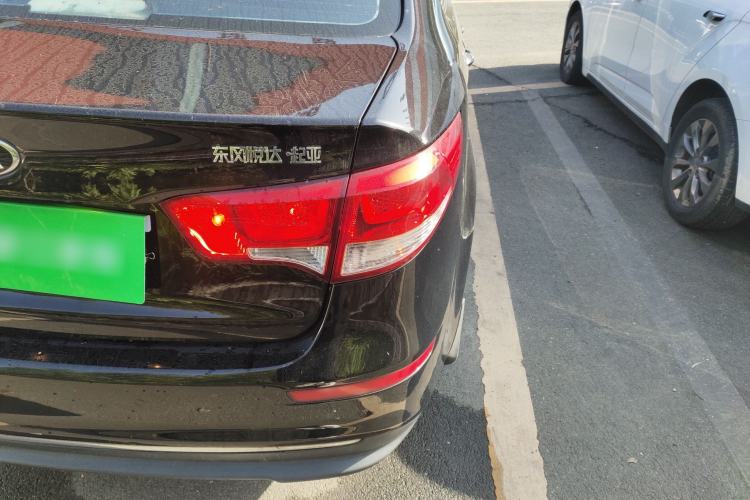 Used Kia K2 2015 Sedan 1.4L Automatic GLS Exterior 3