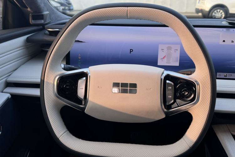 Used Geely Galaxy E8 2024 665 km Range Rear-Drive Starship Long-Range Version