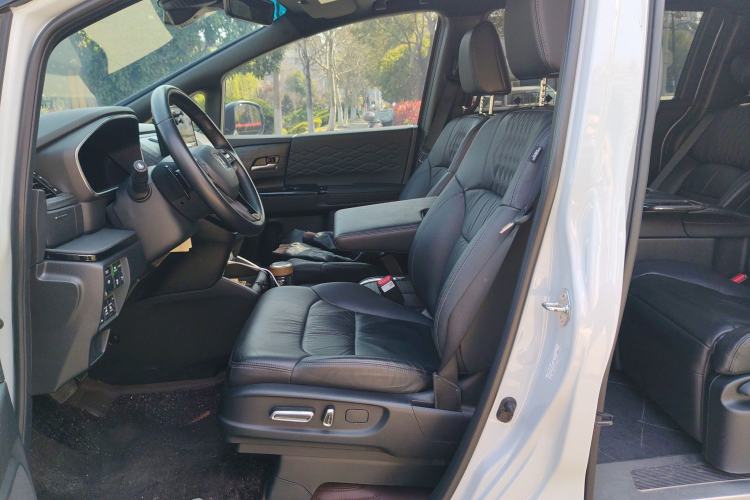 Used Honda Elysion 2024 2.0L eHEV Ultimate Edition
