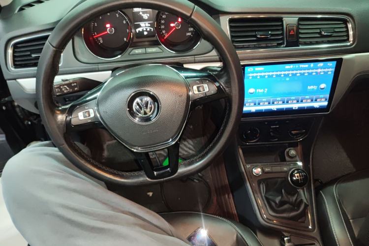 Used Volkswagen Lavida 2017 1.6L Manual Comfort Edition
