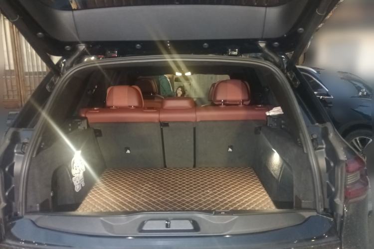 Used BMW X5 2022 xDrive 40Li M Sport Package Trunk