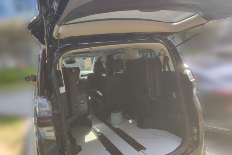 Used Toyota Vellfire 2021 Crown Dual-Engine 2.5L HV Luxury Edition Trunk