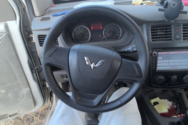 Used Wuling Rongguang V 2015 1.2L Base Version