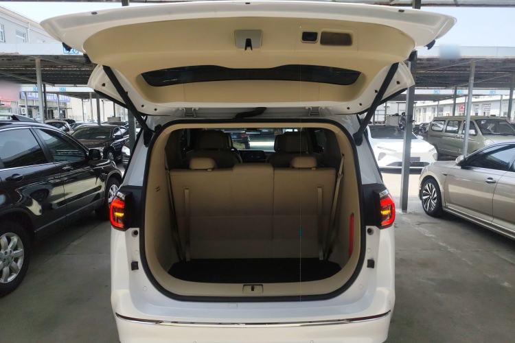 Used Buick GL8 2022 ES Landtrek 653T Flagship Model