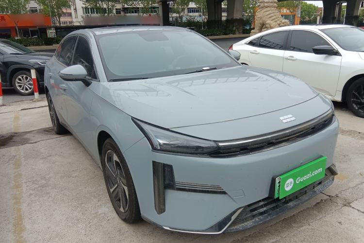 Used Geely Galaxy L6 2023 60km PLUS Front Right 45 Deg