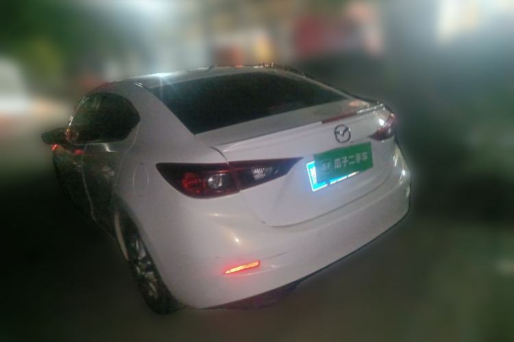 Used Mazda 3 Axela 2016 Sedan 1.5L Automatic Comfort Model