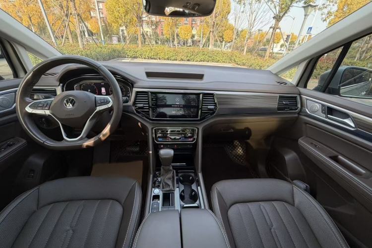 Used Volkswagen Viloran 2020 330TSI Luxury Edition