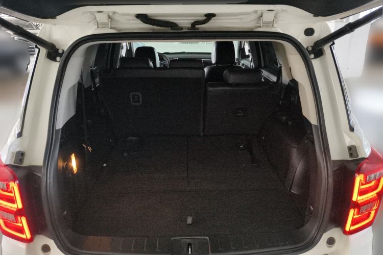 Used GAC Trumpchi GS8 2017 320T Two-Wheel Drive Luxury Smart Connectivity Version (7 Seats) Trunk